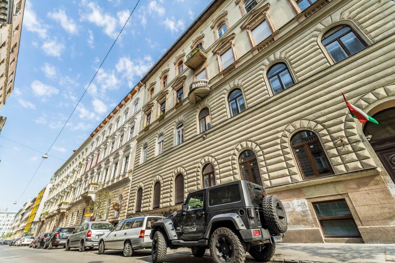 Bpr Stupendous Design * Budapest